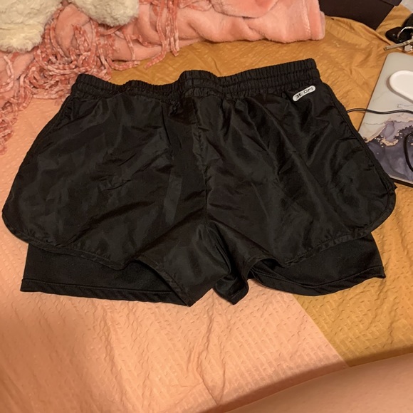 Athletic shorts - Picture 2 of 2